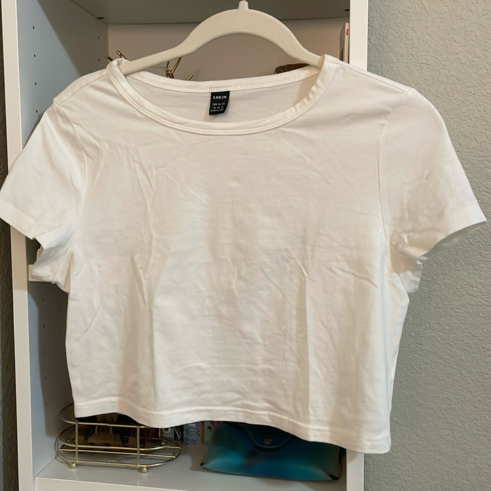 SHEIN White Crop Top